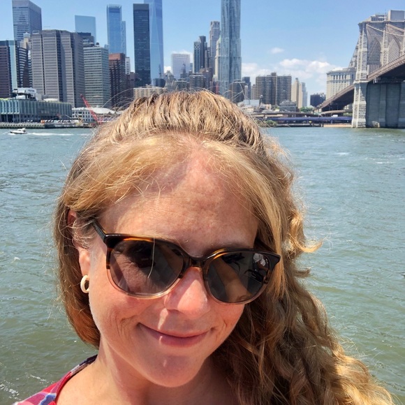 Meet your Posher, Karrie - Picture 2 of 2